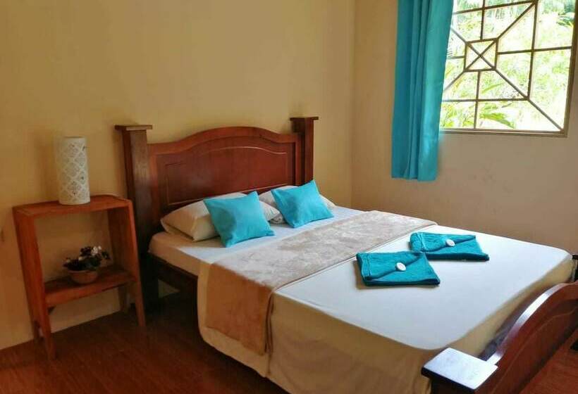 클래식 4인 룸, Garden Of Heliconias Lodge