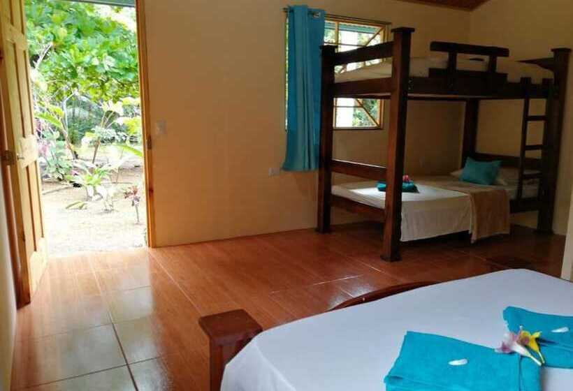 클래식 4인 룸, Garden Of Heliconias Lodge