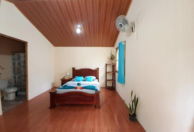 클래식 4인 룸, Garden Of Heliconias Lodge