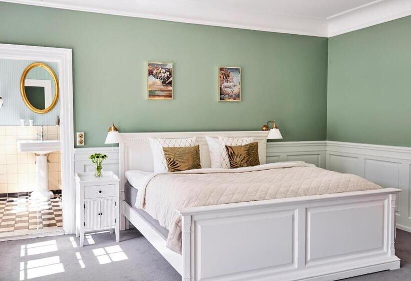 Номер Deluxe, Kragerup Gods