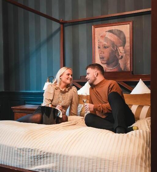 Номер Deluxe, Kragerup Gods