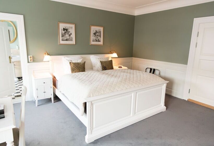 Номер Deluxe, Kragerup Gods