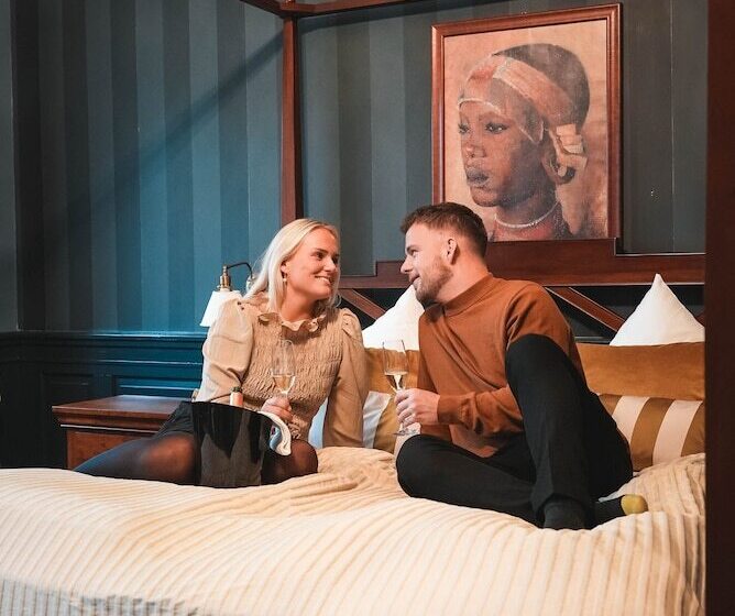 Номер Deluxe, Kragerup Gods