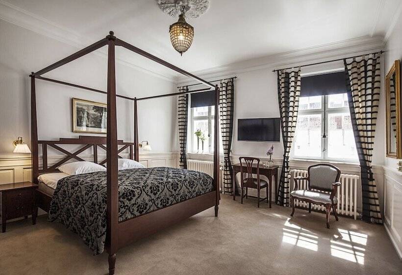 Номер Deluxe, Kragerup Gods