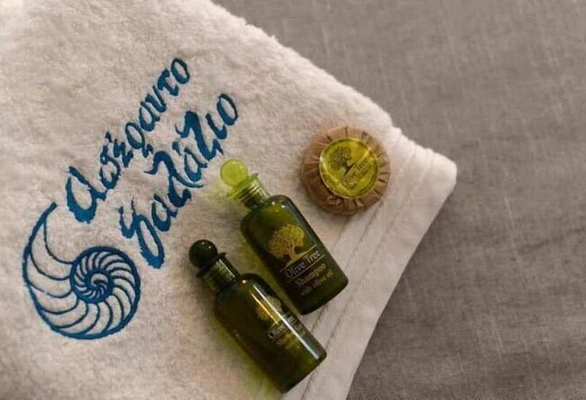 家庭套房, The Big Blue