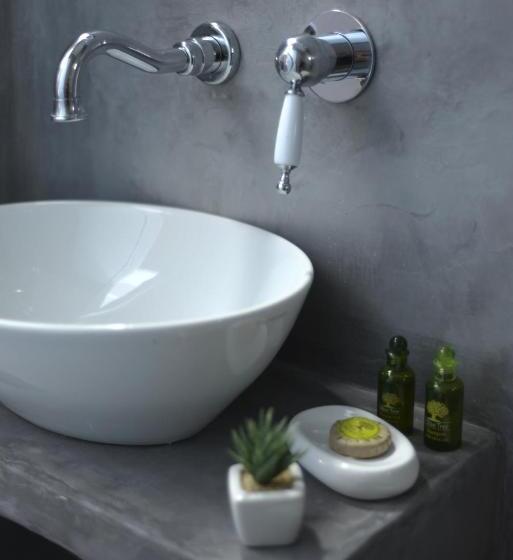 家庭小型套房, The Big Blue