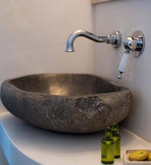 家庭套房, The Big Blue