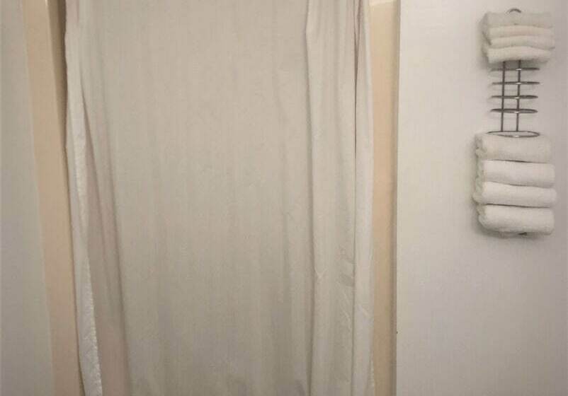 جناح, Harbor S Edge Motel