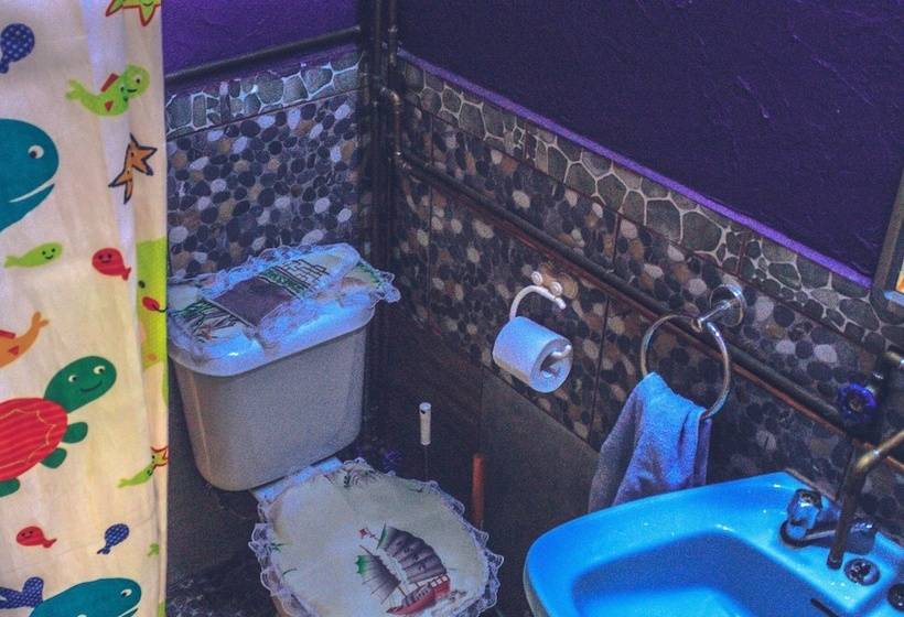 اتاق عادی, Hostal Las Latas