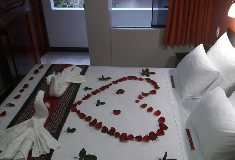 غرفة أساسية سرير مزدوج, Qhaqya