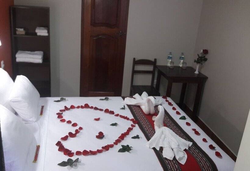 غرفة أساسية سرير مزدوج, Qhaqya