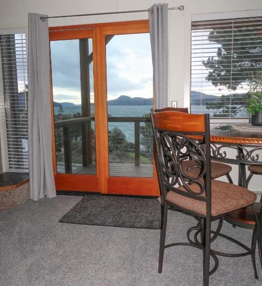 Апартаменты 2 Спальни Вид на Море, The Landmark Inn On Orcas Island