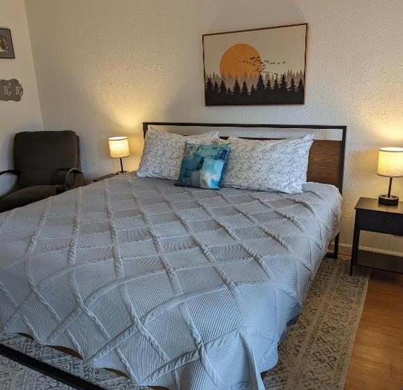 Апартаменты 3 Спальни, The Landmark Inn On Orcas Island