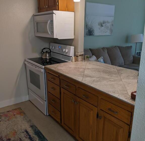 شقة غرفتين, The Landmark Inn On Orcas Island