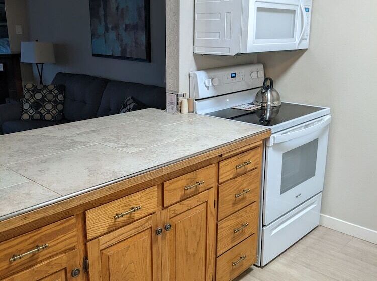 شقة غرفة واحدة مطلة على البحر, The Landmark Inn On Orcas Island