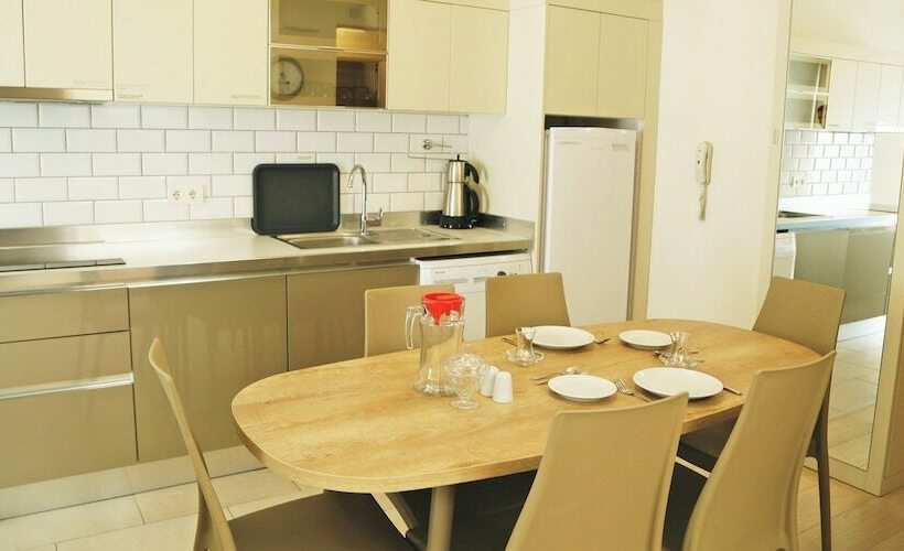 复式房间, Korfez Termal