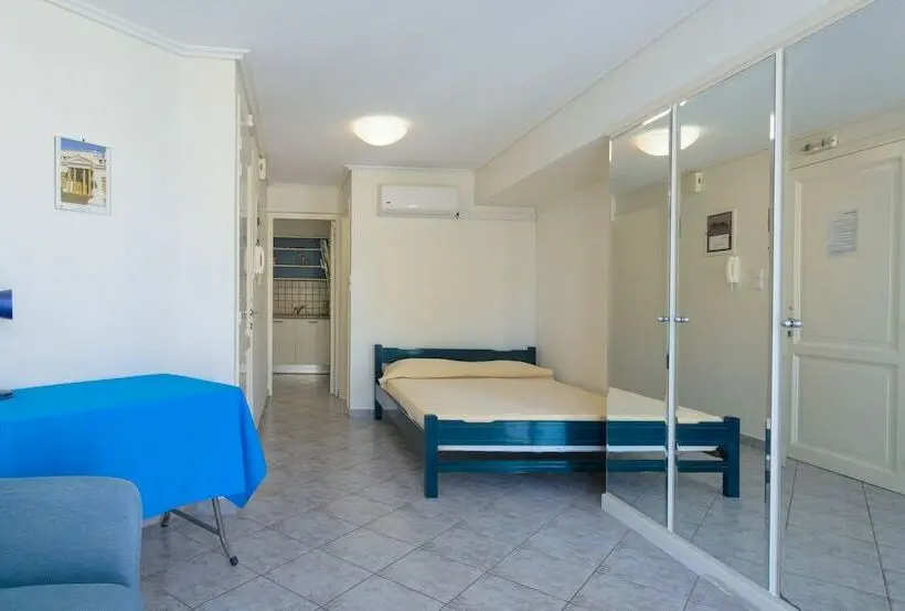 آپارتمان خانوادگی, Aliki Studios