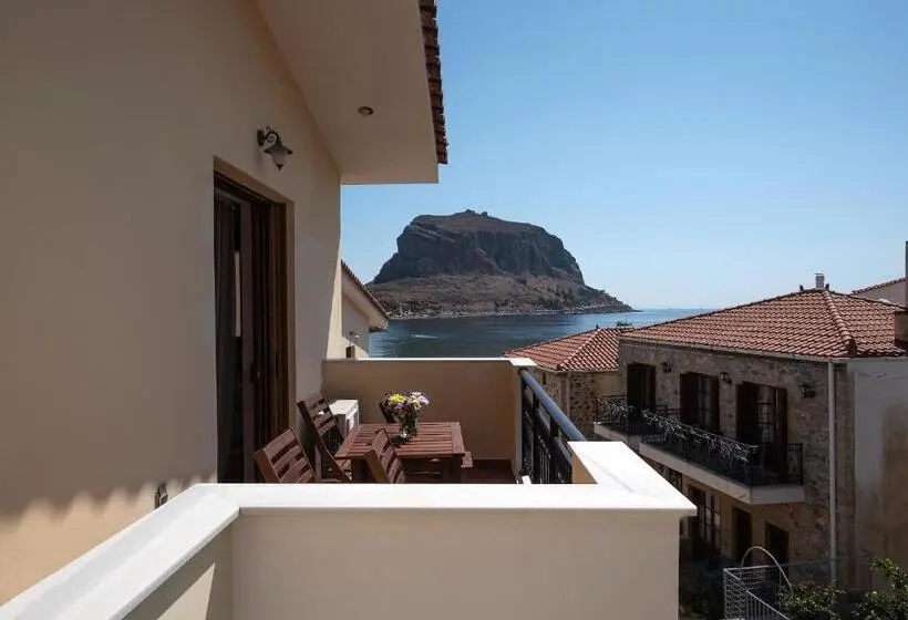 オーシャンビュースイート, Cyrenia Guesthouse