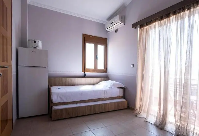 オーシャンビュースイート, Cyrenia Guesthouse