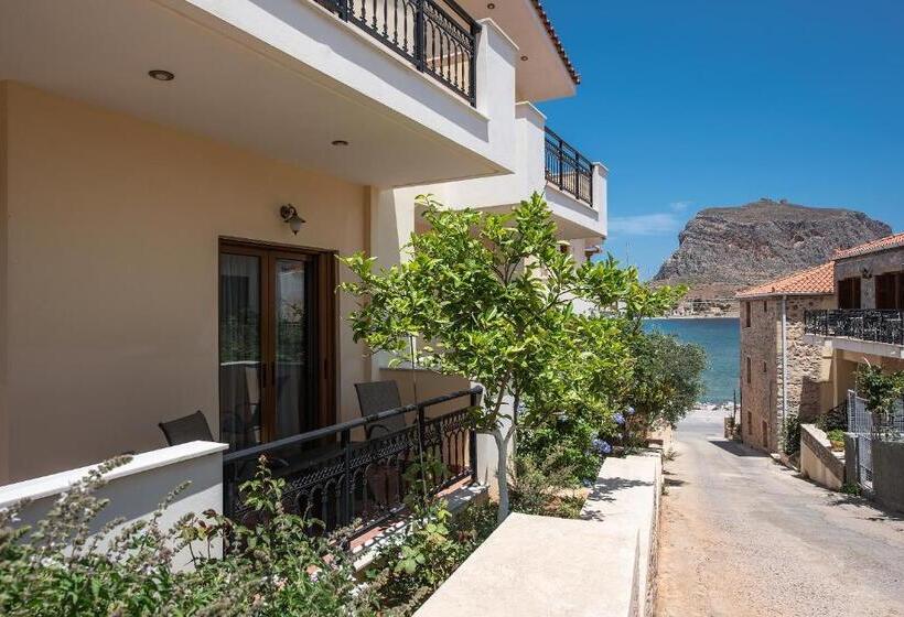 발코니가 있는 스위트, Cyrenia Guesthouse