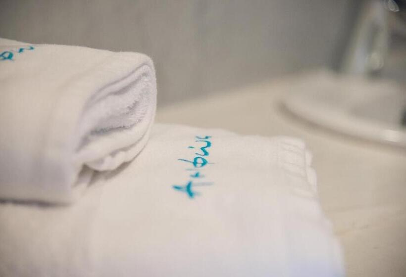 سوئیت با چشمانداز, Horizon Aeifos Suites