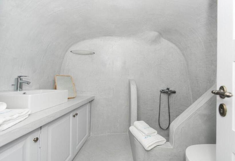 Superior suite with view, Horizon Aeifos Suites