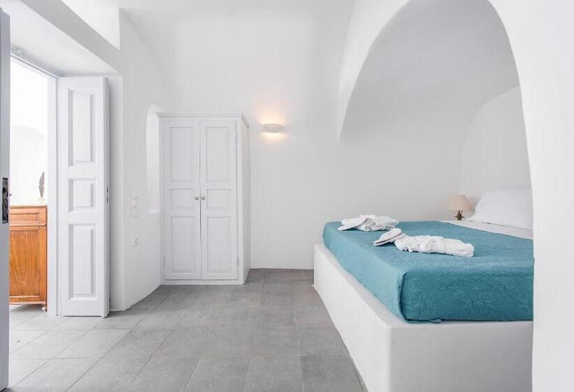 Superior suite with view, Horizon Aeifos Suites