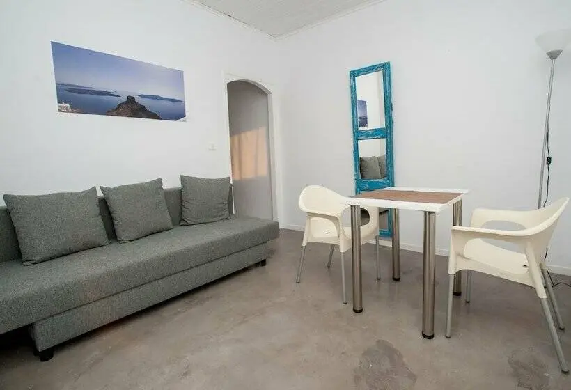 سوییت با چشم‌انداز دریا, Corrado Caldera Apartments