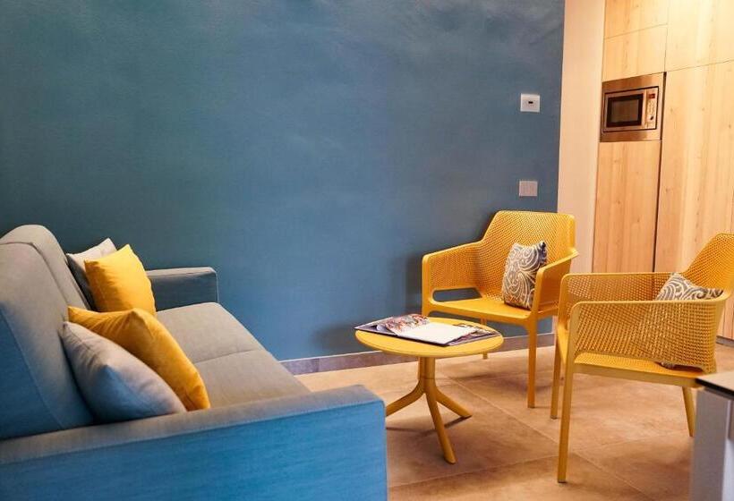 דירת 2 חדרי שינה עם נוף לבריכה, Art&park Hotel Union Lido