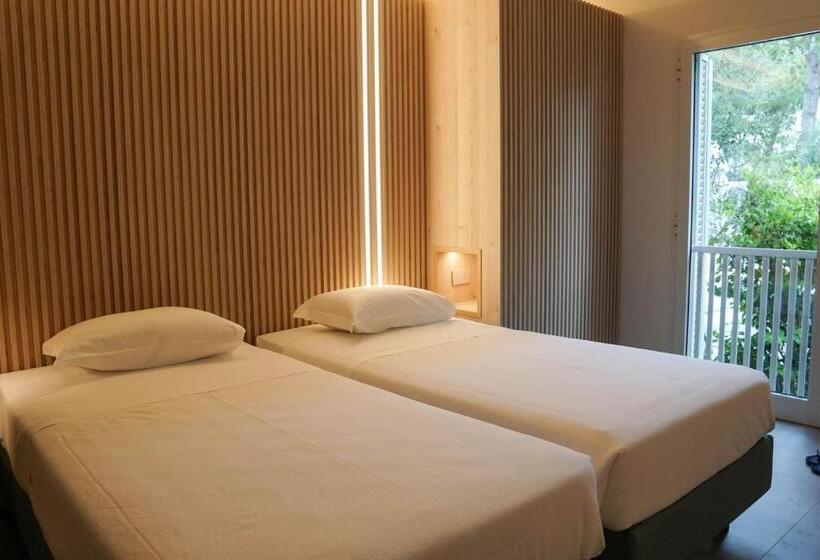 Апартаменты 2 спальни Вид на Бассейн, Art&park Hotel Union Lido