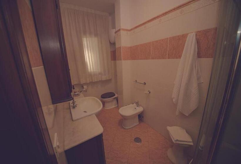 اتاق استاندارد یک تخته با سرویس بهداشتی مشترک, Cassiodoro Rooms Affittacamere