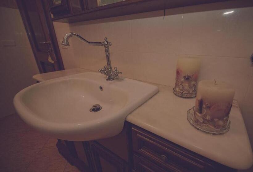 اتاق استاندارد یک تخته با سرویس بهداشتی مشترک, Cassiodoro Rooms Affittacamere