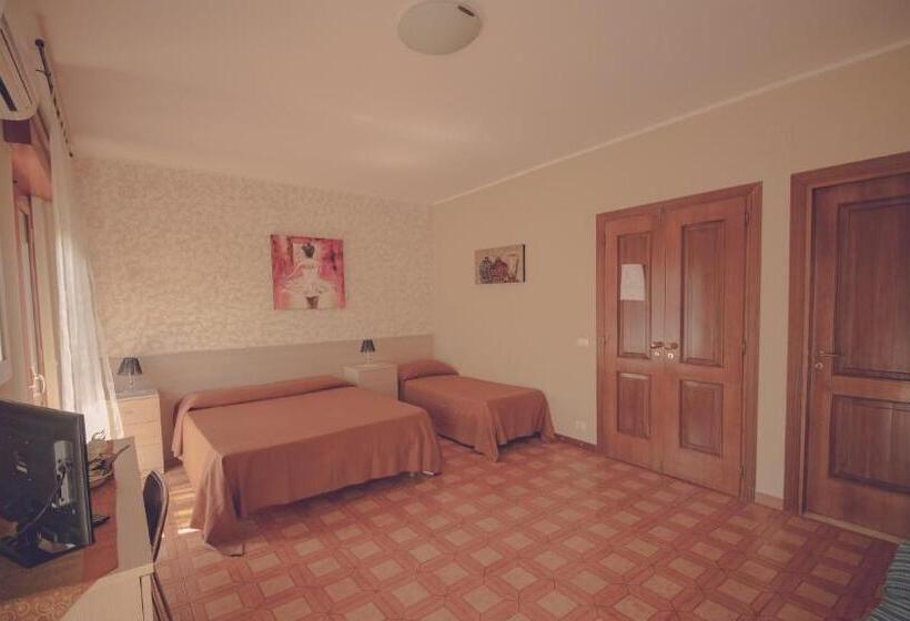 اتاق راحتی سه تخته, Cassiodoro Rooms Affittacamere