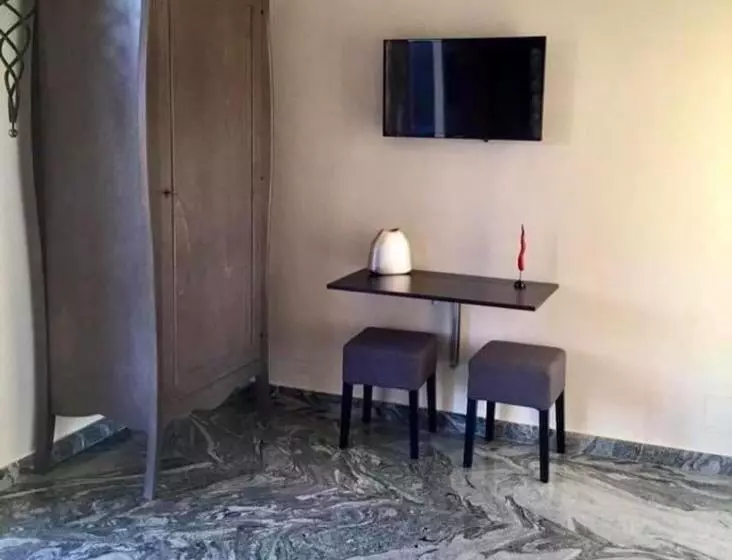 プールビュースタンダードルーム, Villa Liberti Rooms
