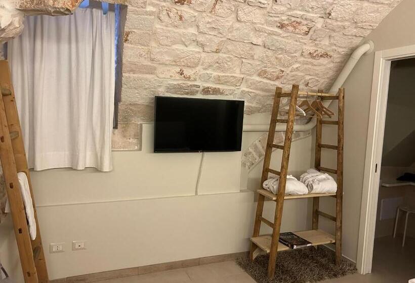 스위트 킹사이즈 침대, Albergo Diffuso Dimora Rossi B&b