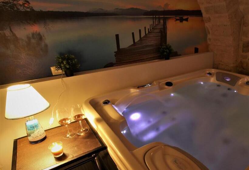 스위트 킹사이즈 침대, Albergo Diffuso Dimora Rossi B&b