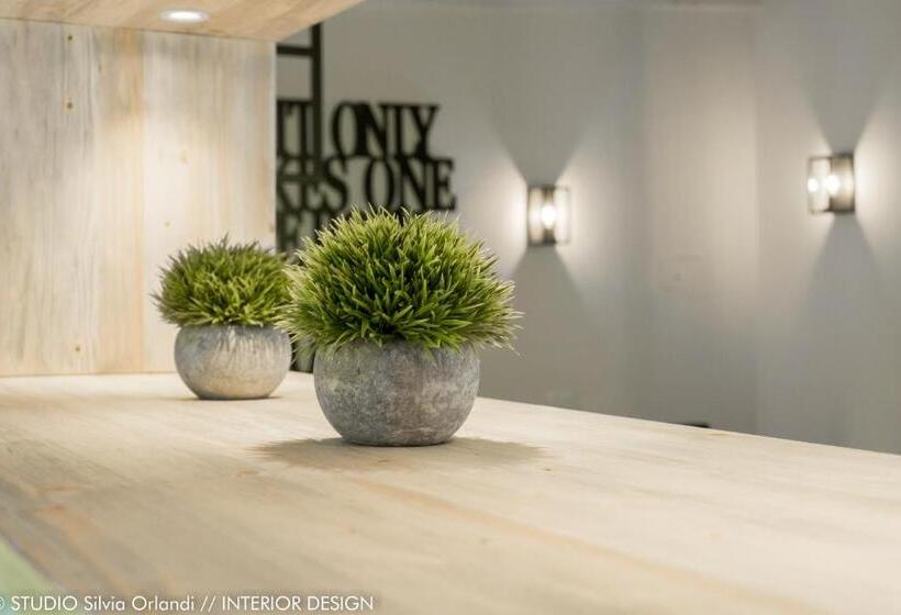 스위트, Albergo Diffuso Dimora Rossi B&b