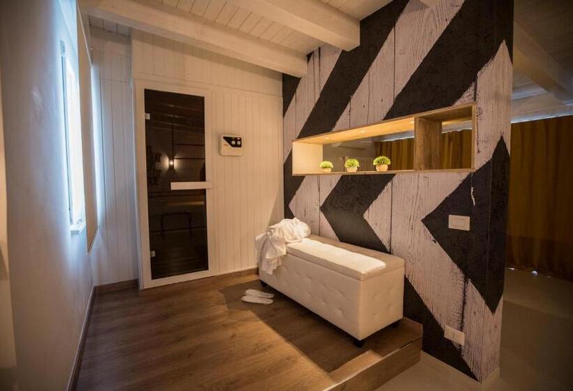 스위트, Albergo Diffuso Dimora Rossi B&b