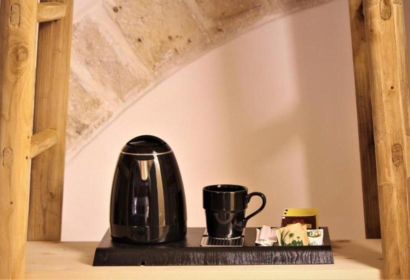 스위트 킹사이즈 침대, Albergo Diffuso Dimora Rossi B&b