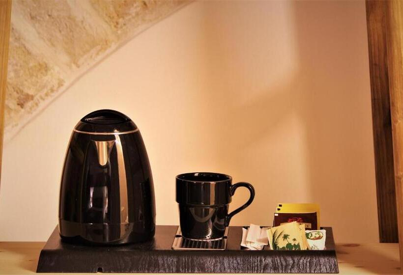 스위트 킹사이즈 침대, Albergo Diffuso Dimora Rossi B&b