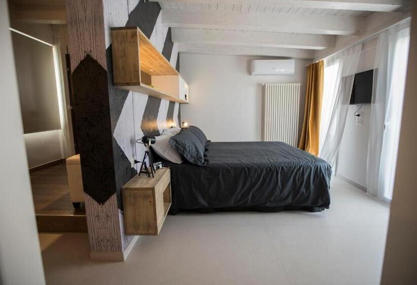 스위트, Albergo Diffuso Dimora Rossi B&b