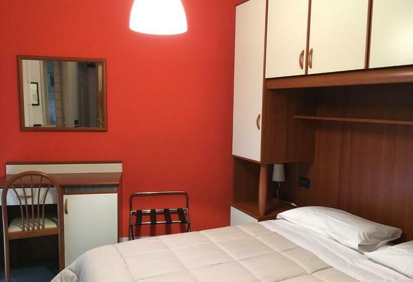 스탠다드 룸, Cortina