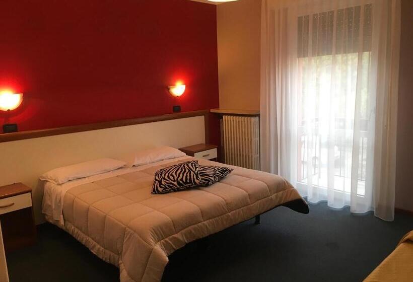 스탠다드 트리플 룸, Cortina