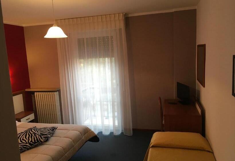 스탠다드 트리플 룸, Cortina