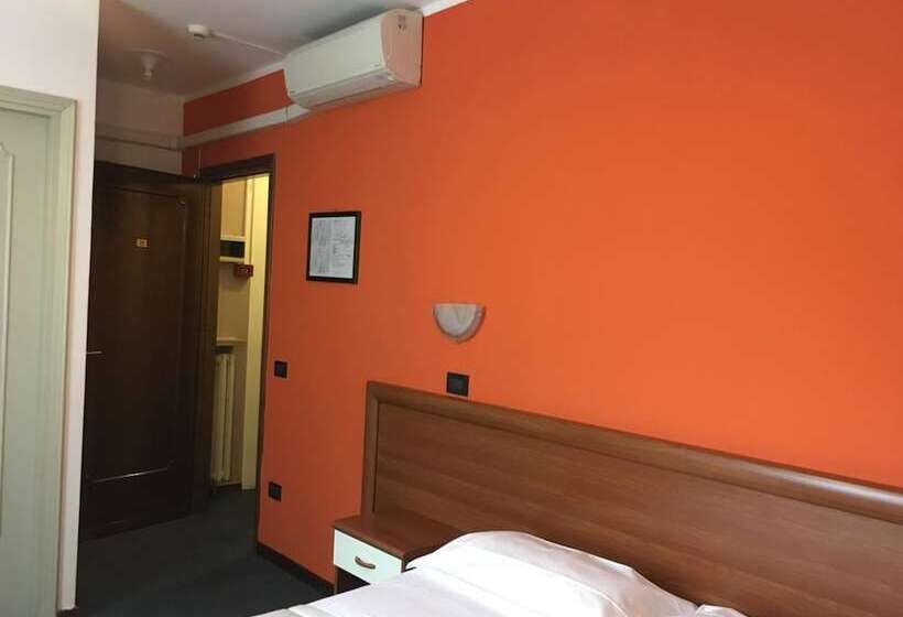 스탠다드 트리플 룸, Cortina