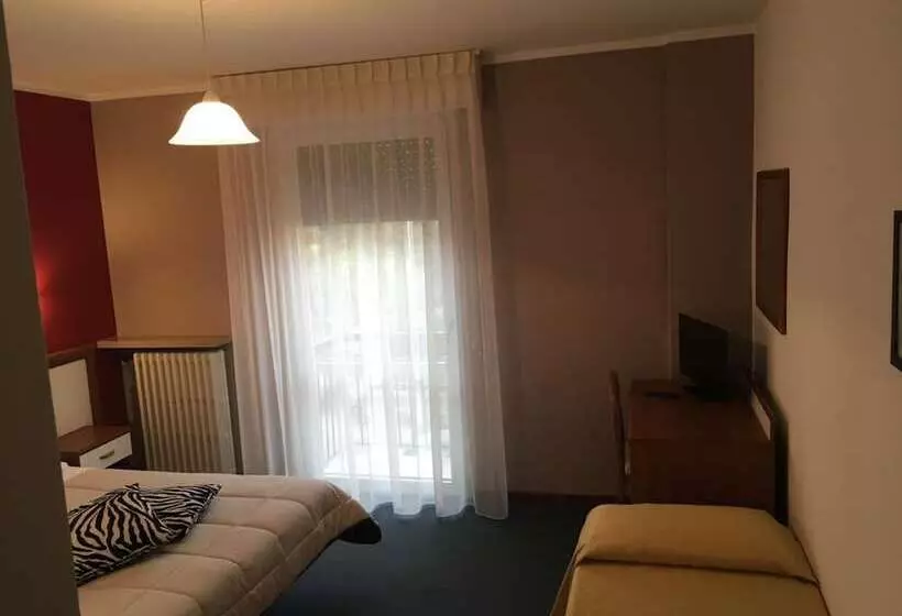 スタンダード４人部屋, Cortina