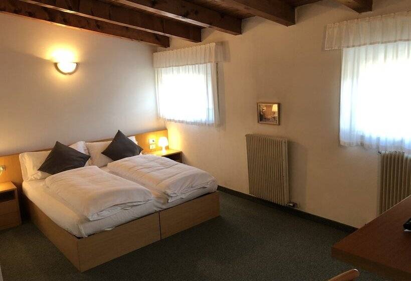 غرفة قياسية, El Paso