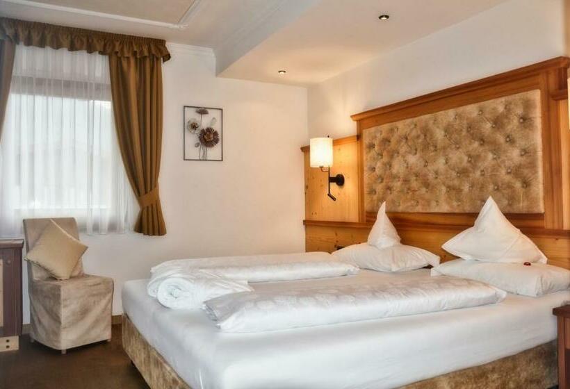 Номер Комфорт, Fanes