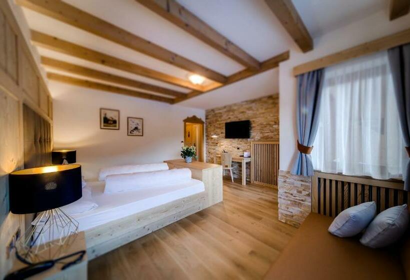 Номер Комфорт, Fanes