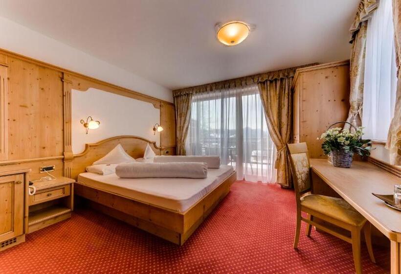 Номер Superior, Fanes